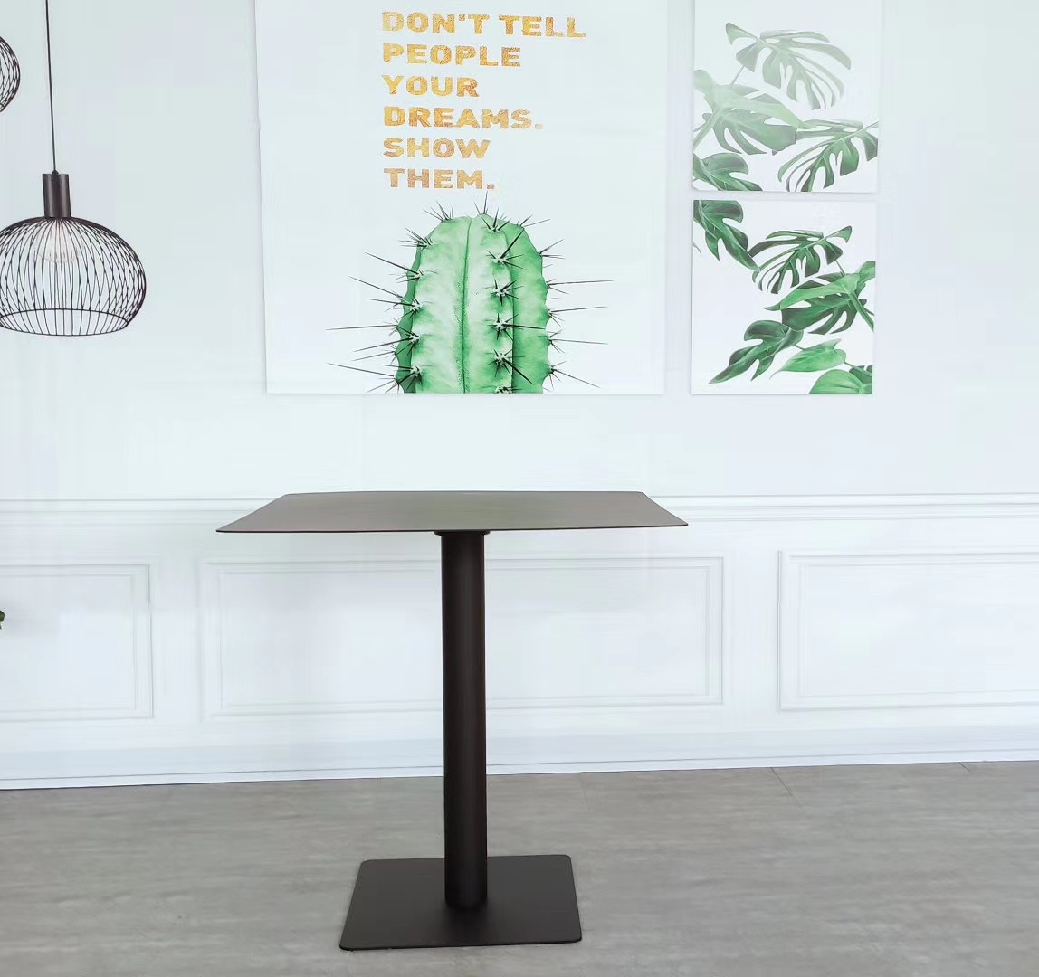 outdoor-table