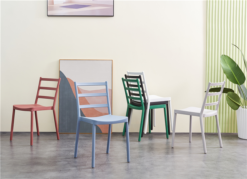 Polypropylene or Polycarbonate Chairs Which One to Choose? bzmaka