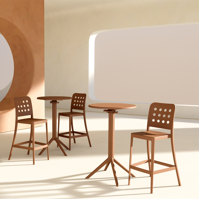 dining outdoor tables